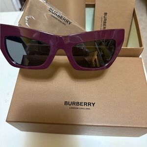 New- Complete Set Burberry Bold Plum Sunglasses